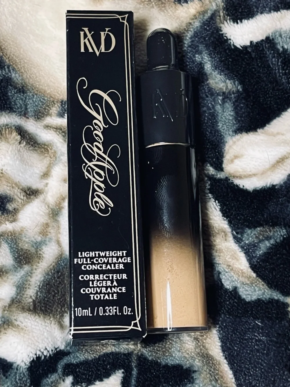 KVD Medium 141 Good Apple Lightweight Full Coverage Concealer - Picture 5 of 5